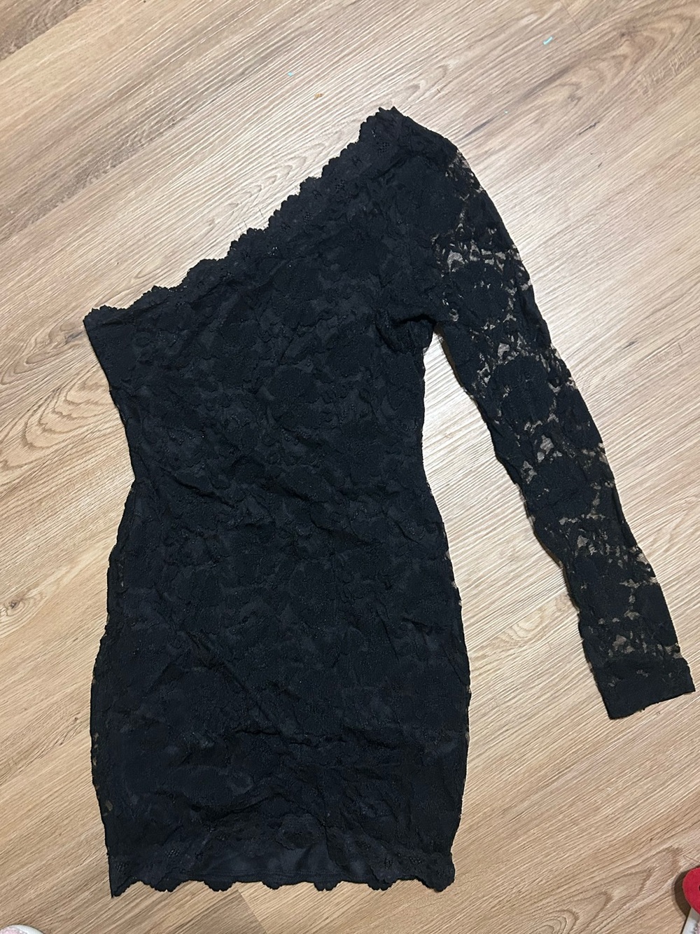 Tobi Black One-Shoulder Lace Bodycon Dress